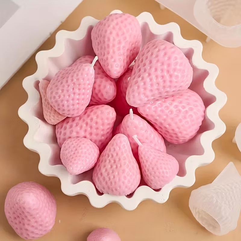Strawberry Silicone Candle Mol - Soap Making Name のレビューと価格